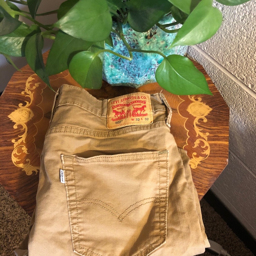 Levi’s khaki pants